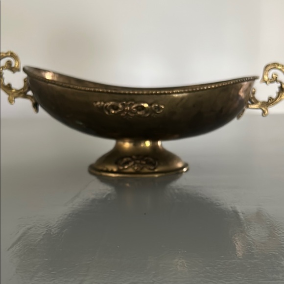 Vintage Hammered Brass Bowl 9 x 7.5 inches H 3.5 inches - Picture 2 of 9